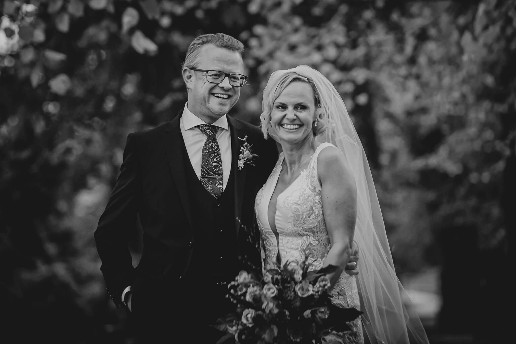 bride-groom-litchfield-wedding-photography-stanbury-photography